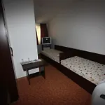 Basarab Hotell 2*